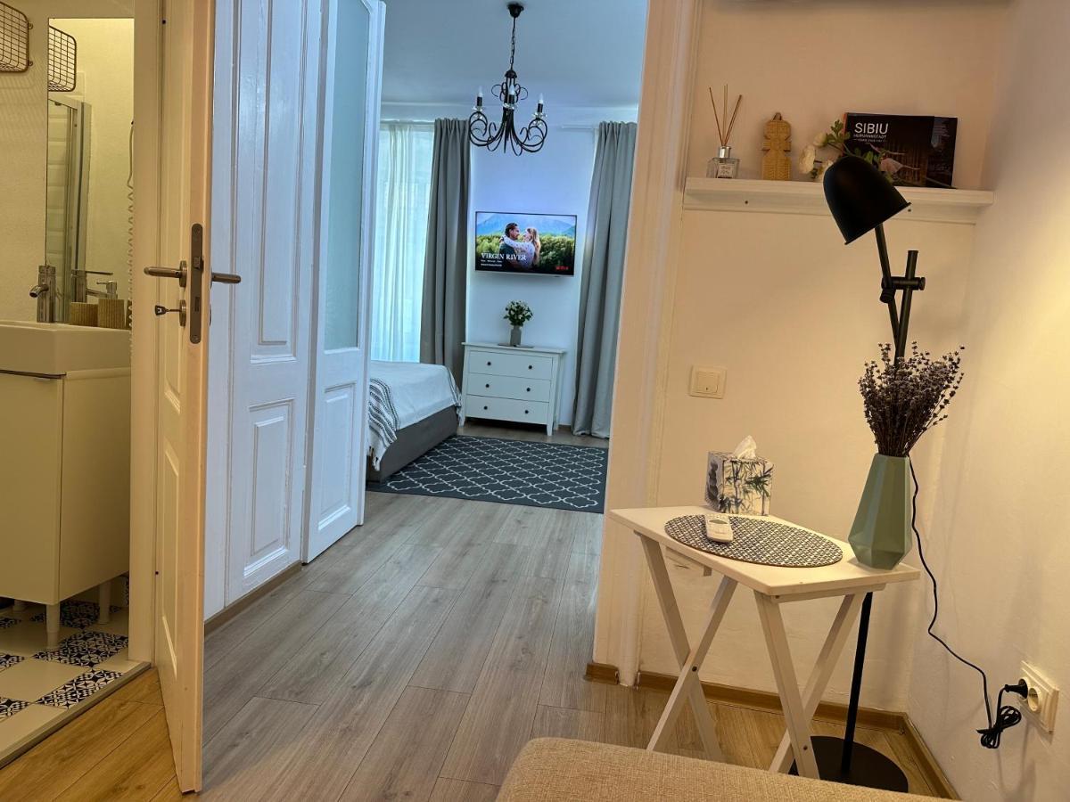 Downtown Residence Sibiu Esterno foto